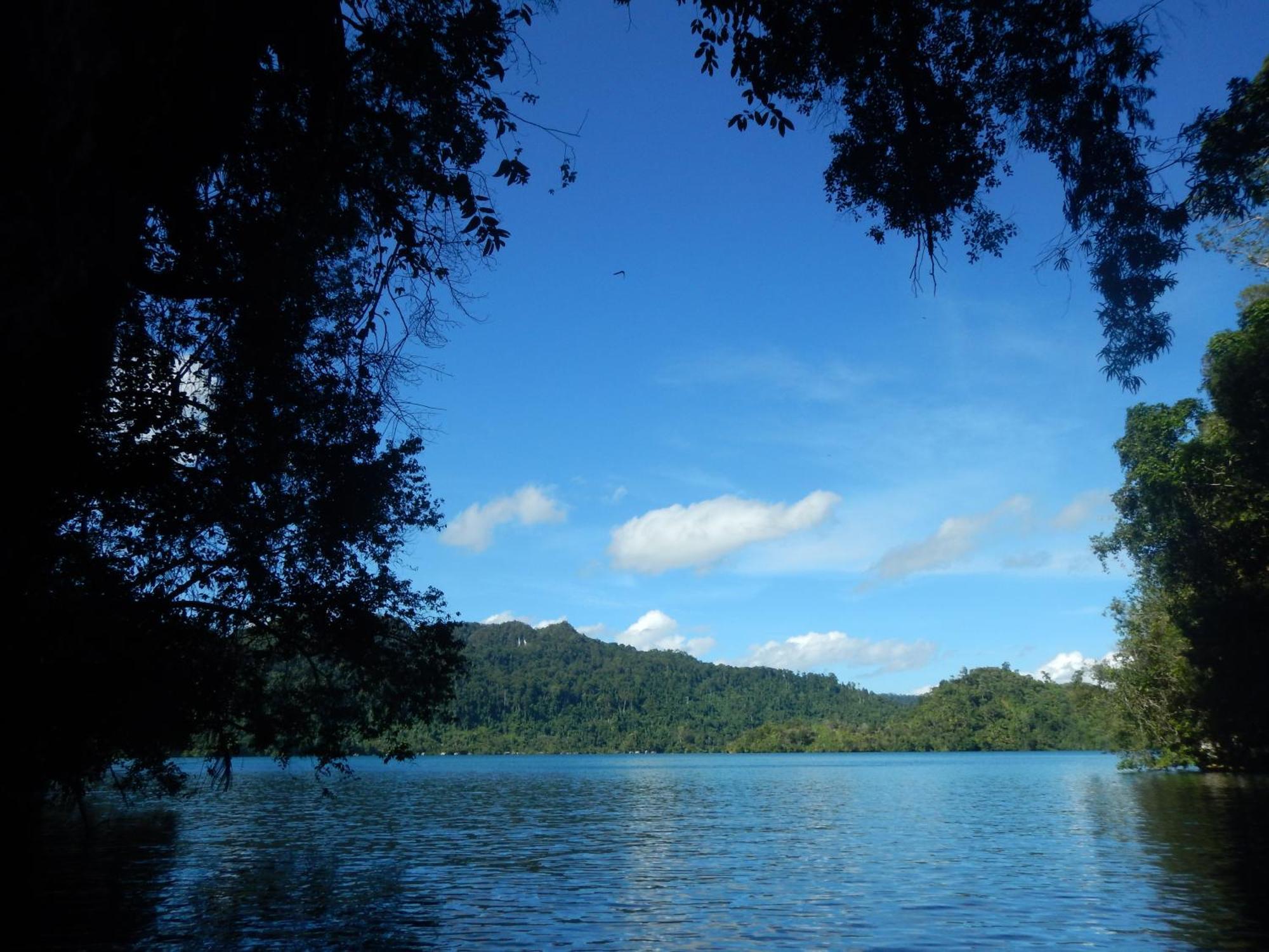 Raja Ampat Blue Sea Villa Besir Ngoại thất bức ảnh
