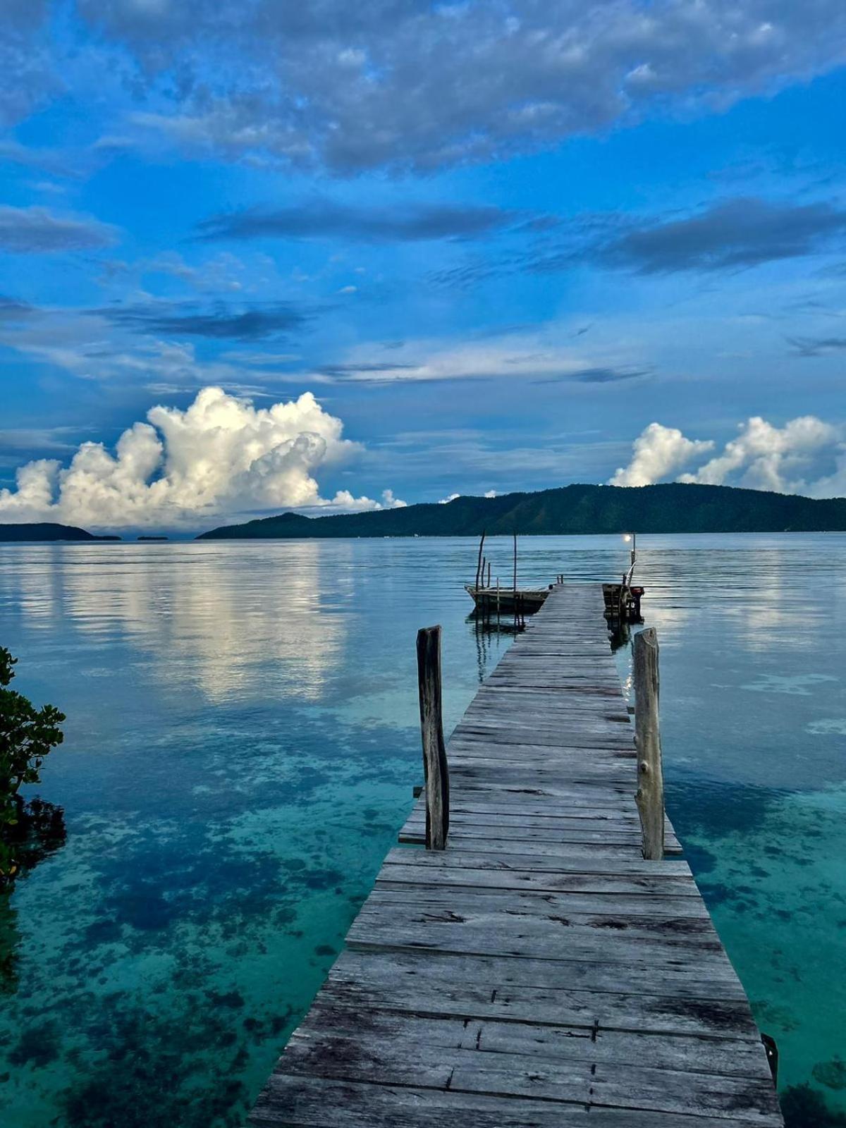 Raja Ampat Blue Sea Villa Besir Ngoại thất bức ảnh